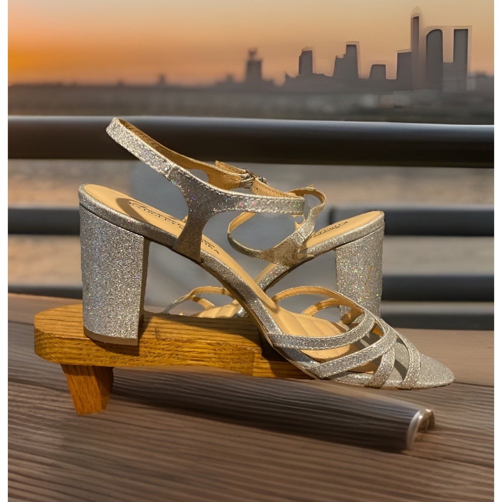 Badgley Mischka Womens Heeled Sandals‎ Silver Glitter Ankle Strap Size 8.5